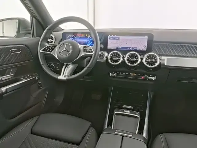 Mercedes-Benz EQB 300