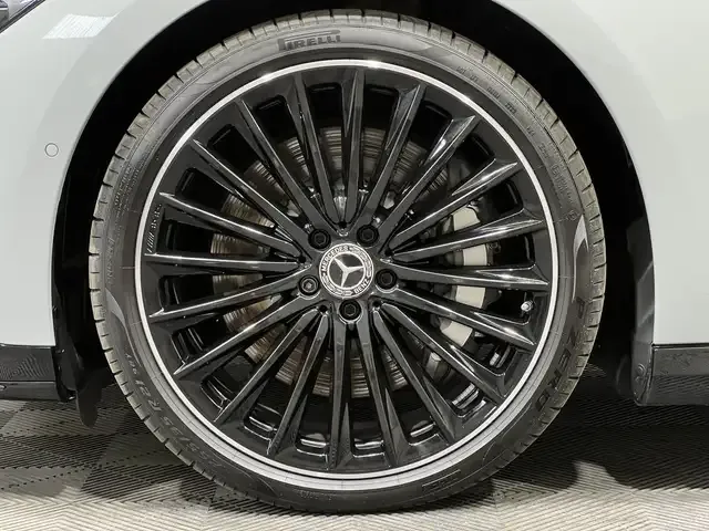 Mercedes-Benz EQE 350