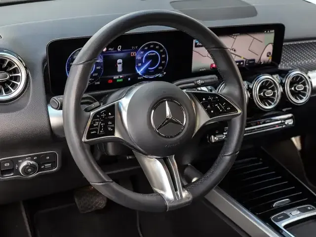 Mercedes-Benz EQB 300