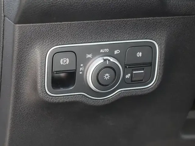 Mercedes-Benz EQB 300