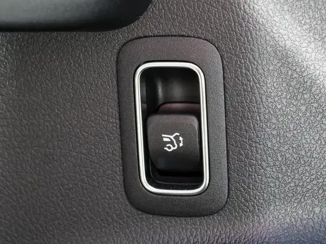 Mercedes-Benz EQB 300