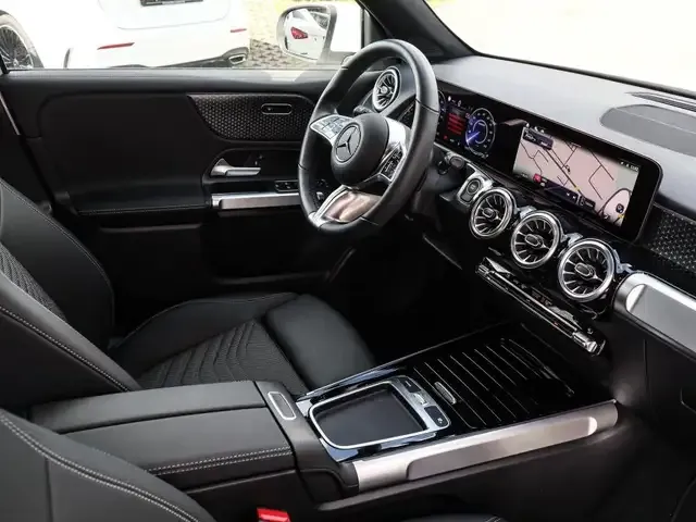 Mercedes-Benz EQB 300