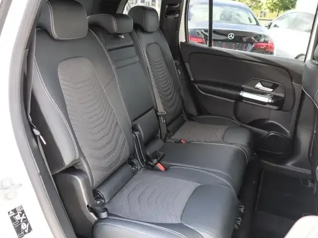 Mercedes-Benz EQB 300