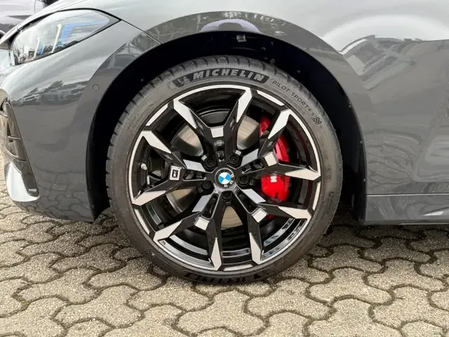 BMW 440