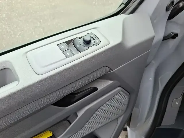 Volkswagen T7 Transporter