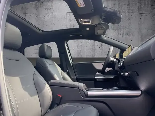 Mercedes-Benz B 220