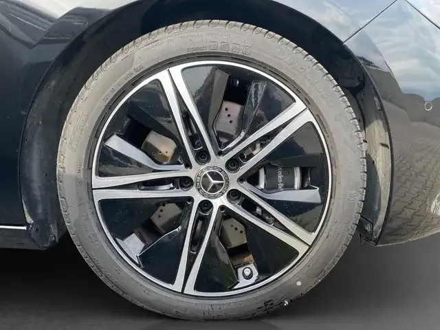 Mercedes-Benz B 220