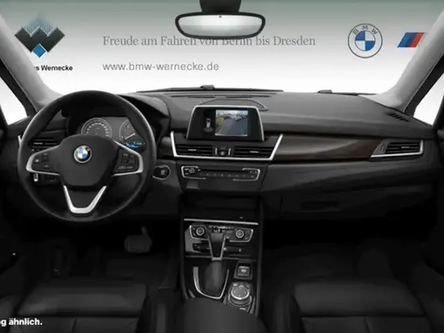 BMW 225