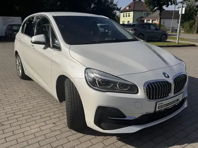 BMW 225