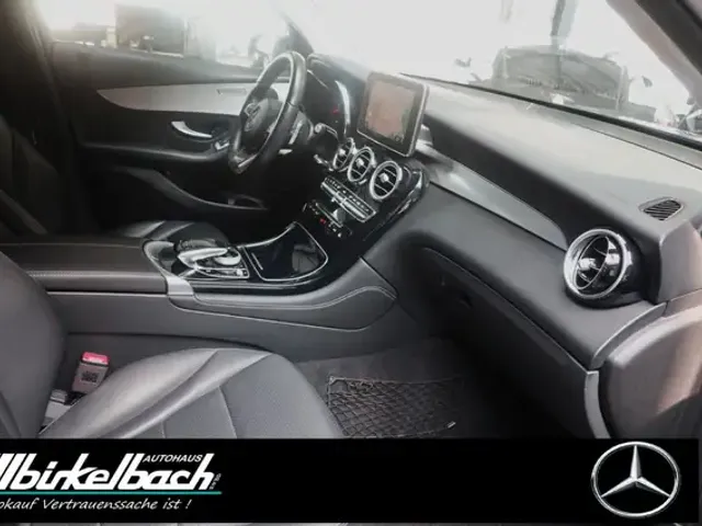 Mercedes-Benz GLC 220