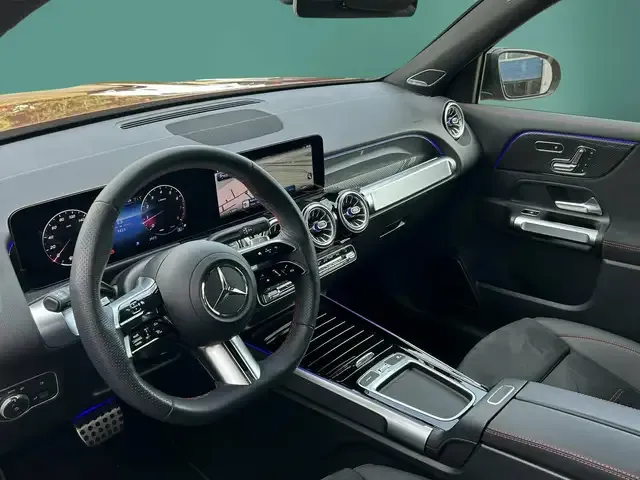 Mercedes-Benz GLB 220