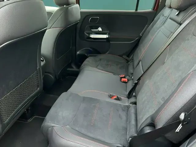 Mercedes-Benz GLB 220