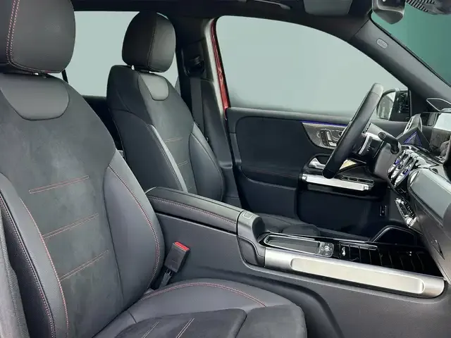 Mercedes-Benz GLB 220