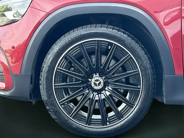 Mercedes-Benz GLB 220