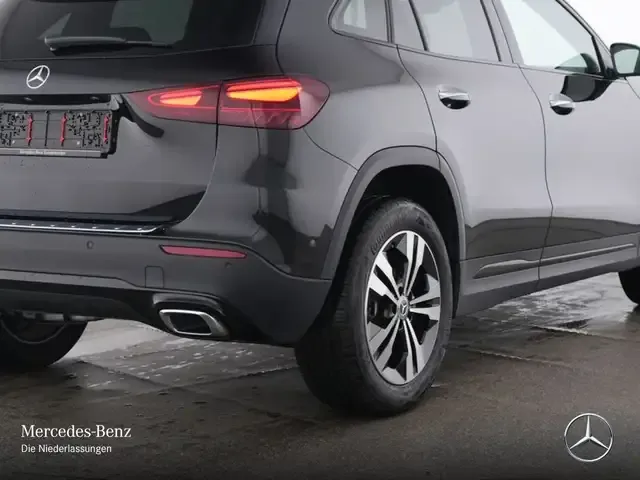 Mercedes-Benz GLA 180