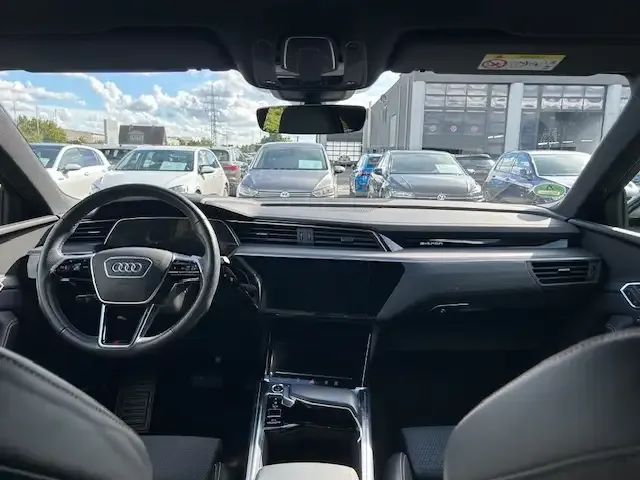 Audi e-tron