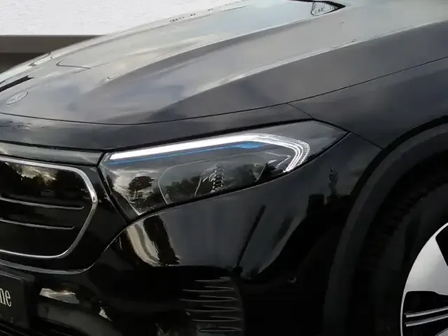 Mercedes-Benz EQB 250