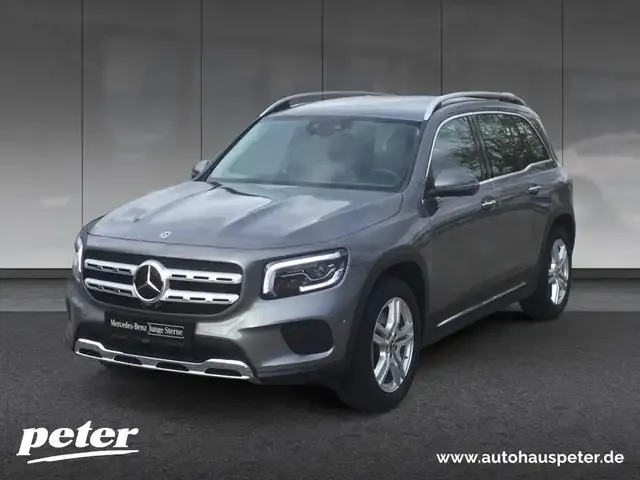 Mercedes-Benz GLB 220