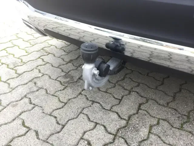 Mercedes-Benz GLB 220