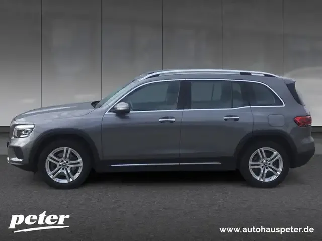 Mercedes-Benz GLB 220