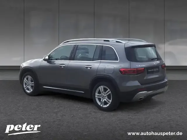 Mercedes-Benz GLB 220