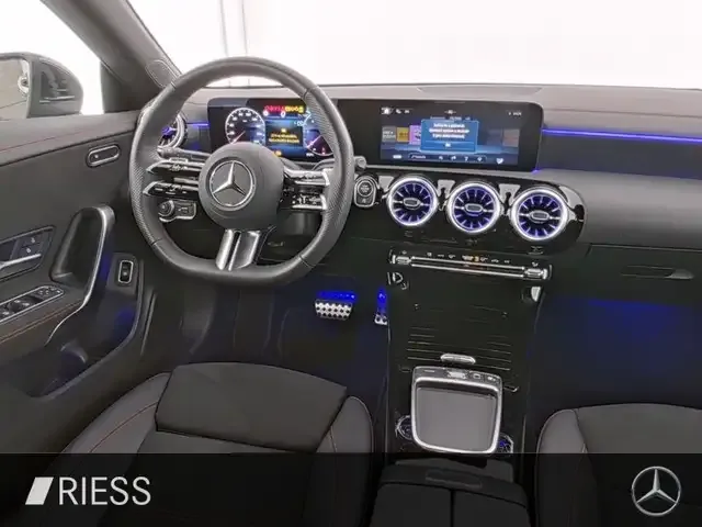 Mercedes-Benz CLA 200