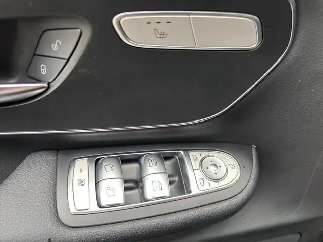 Mercedes-Benz V 220