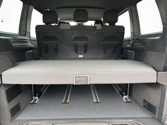 Mercedes-Benz V 220