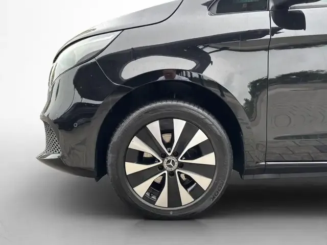 Mercedes-Benz V 220
