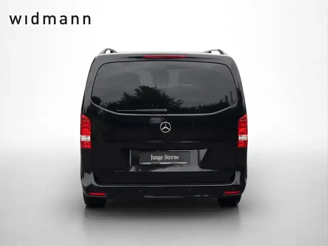 Mercedes-Benz V 220