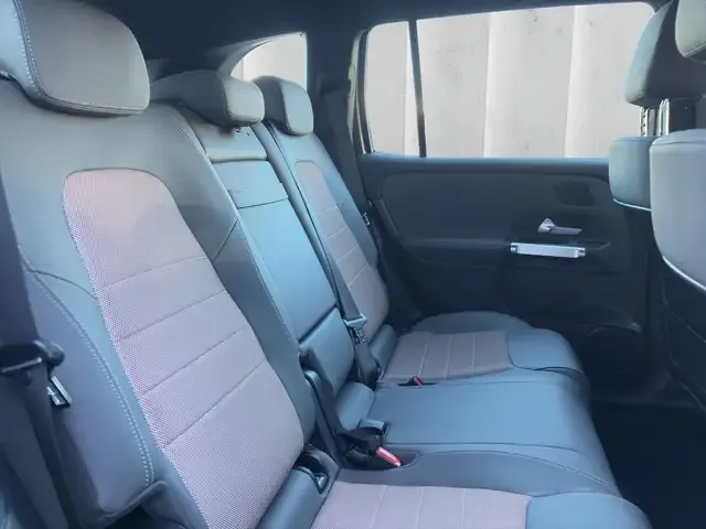 Mercedes-Benz EQB 300