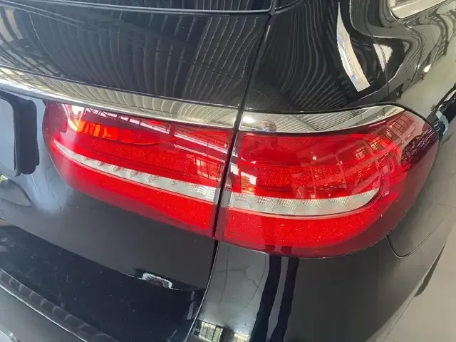 Mercedes-Benz E 400