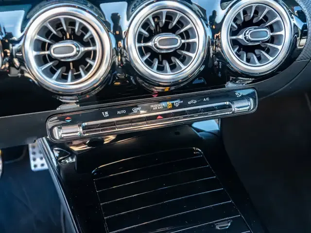 Mercedes-Benz CLA 220