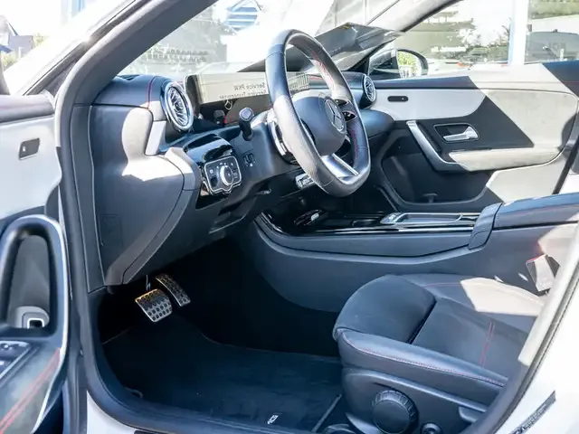 Mercedes-Benz CLA 220