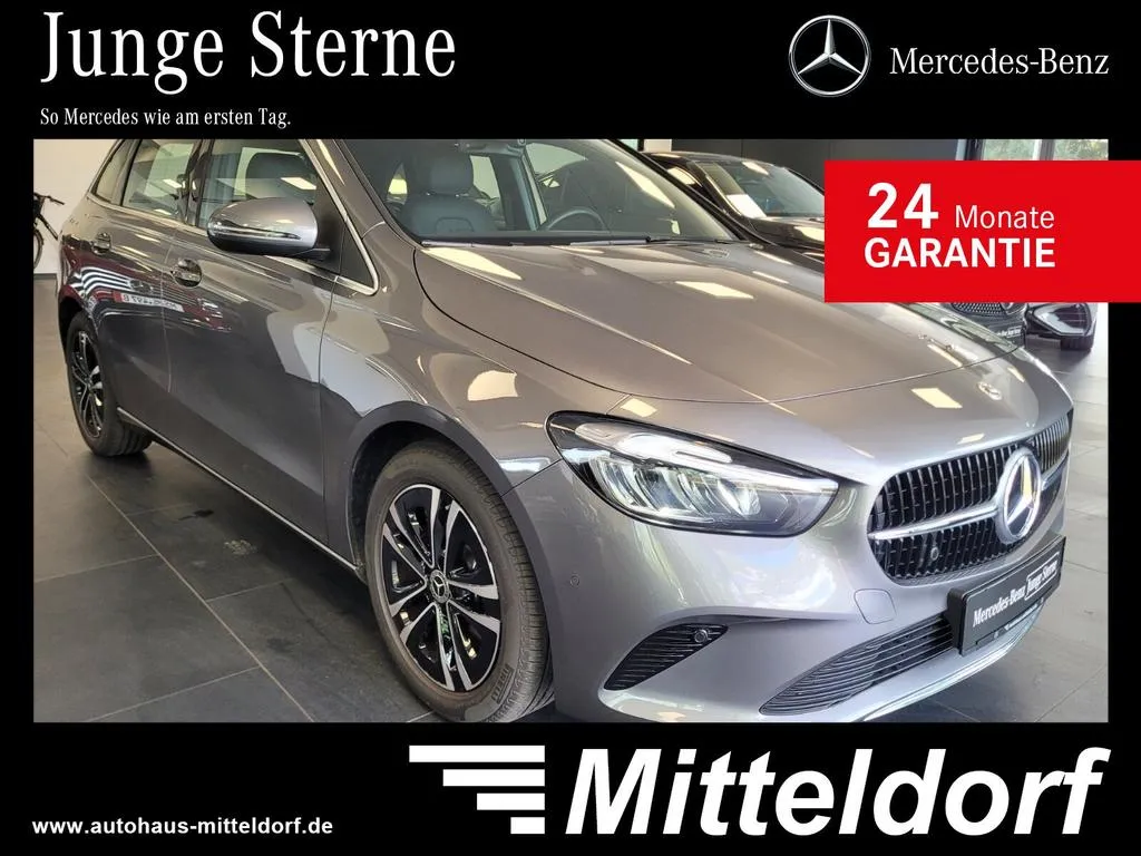 Mercedes-Benz B 180