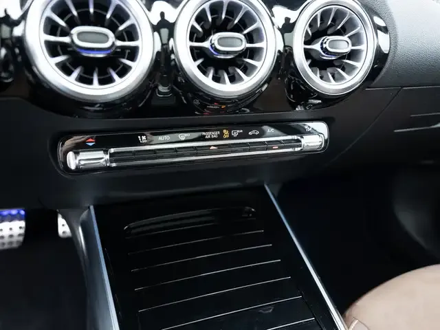 Mercedes-Benz GLA 220