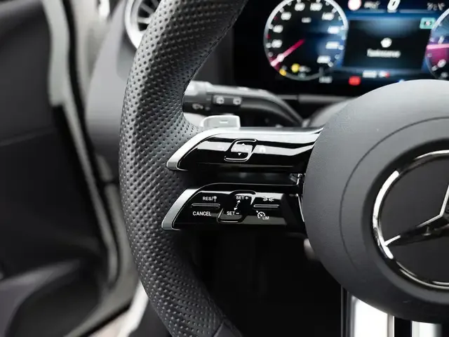 Mercedes-Benz GLA 220