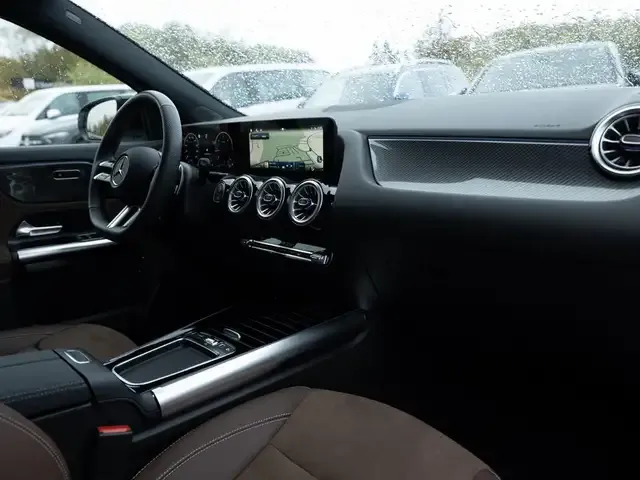 Mercedes-Benz GLA 220