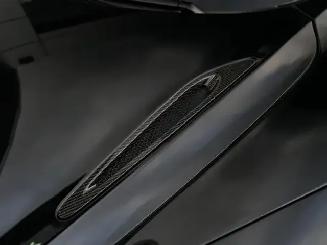 McLaren 765LT Spider