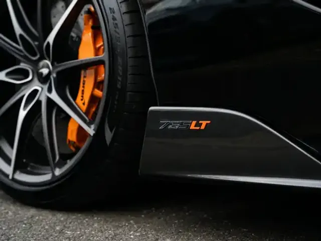 McLaren 765LT Spider
