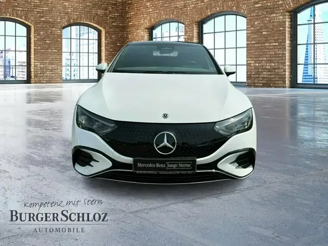 Mercedes-Benz EQE 300