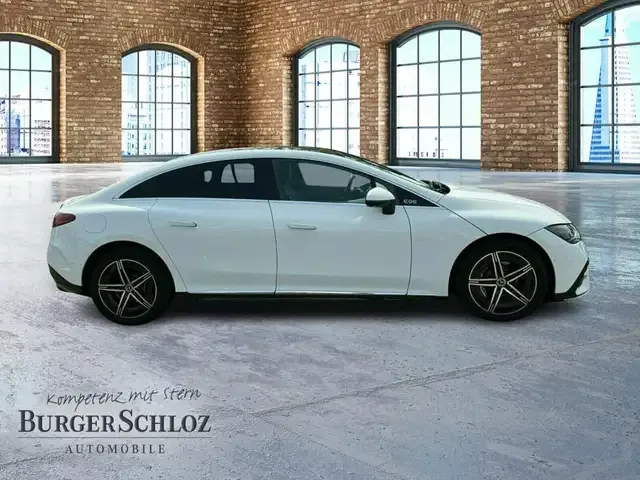 Mercedes-Benz EQE 300