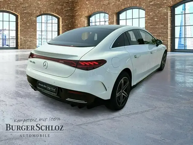 Mercedes-Benz EQE 300