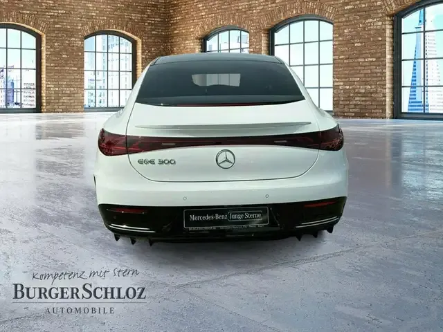 Mercedes-Benz EQE 300