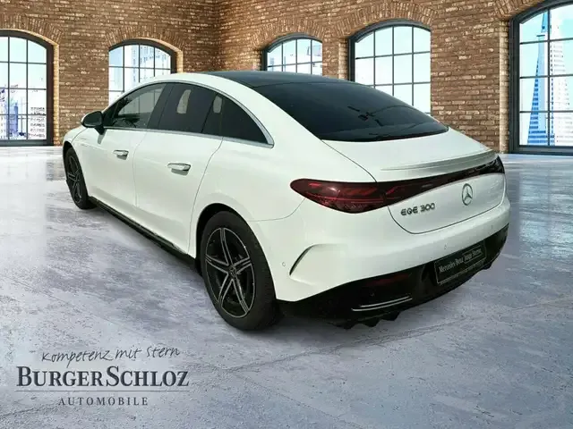 Mercedes-Benz EQE 300