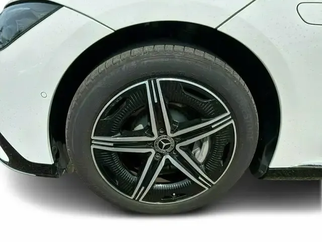 Mercedes-Benz EQE 300