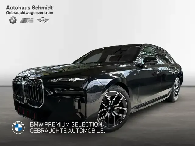 BMW i7