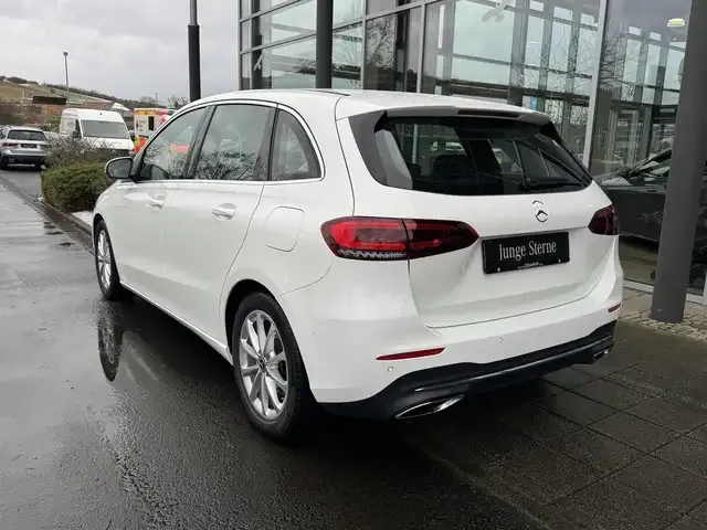 Mercedes-Benz B 200