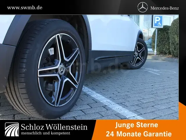 Mercedes-Benz GLB 220