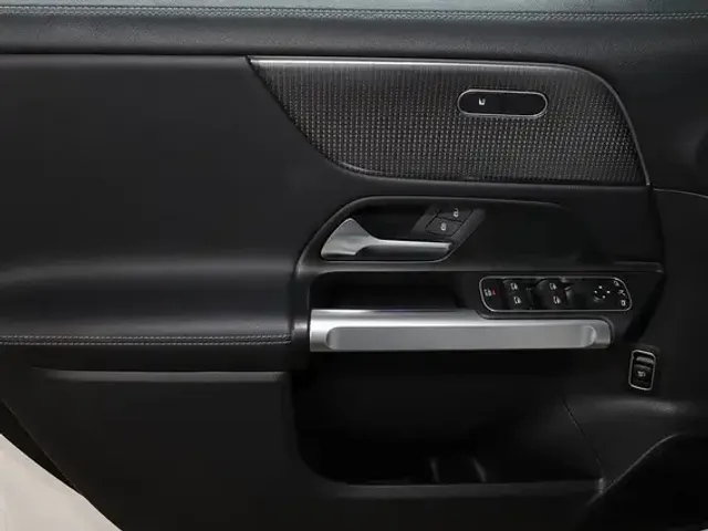 Mercedes-Benz EQB 250